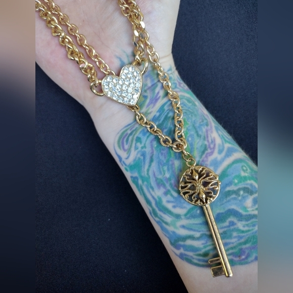 Gold Heart and Key Layered Pendant Necklace - Picture 2 of 12